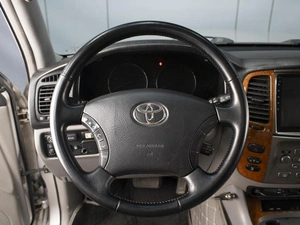 Внедорожник Toyota Land Cruiser 2002 года, 1990000 рублей, Омск