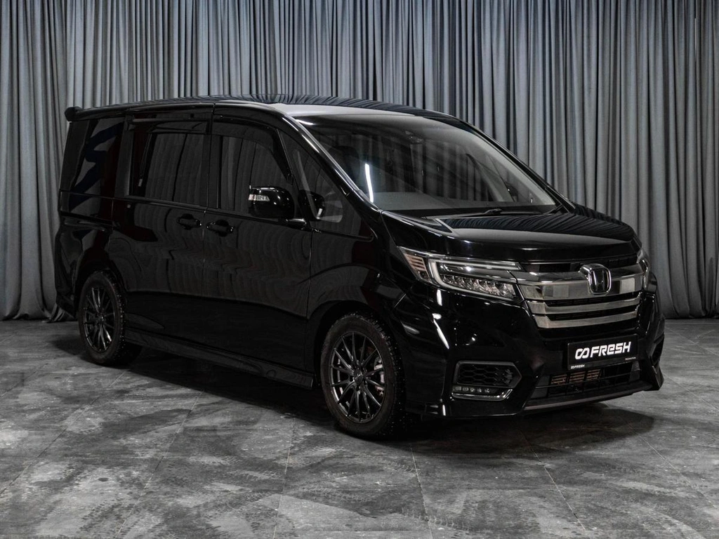 Минивэн Honda Stepwgn Spada 2017 года, 2459000 рублей, Тюмень
