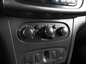 Седан Renault Logan 2018 года, 599000 рублей, Аксай