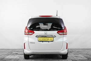 Минивэн Honda Freed 2021 года, 2049000 рублей, Кемерово