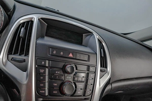 Хетчбэк Opel Astra GTC 2013 года, 1029000 рублей, Челябинск