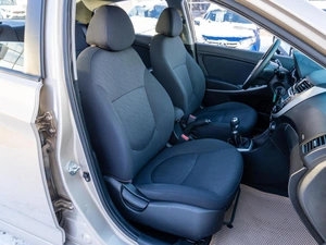 Седан Hyundai Solaris 2012 года, 819000 рублей, Саратов