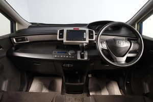 Минивэн Honda Freed 2014 года, 1299000 рублей, Новосибирск