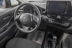 Внедорожник Toyota C-HR 2020 года, 2799000 рублей, Барнаул