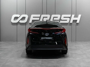 Хетчбэк Toyota Prius PHV 2017 года, 1697000 рублей, Тюмень