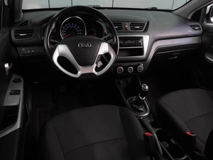 Хетчбэк Kia Rio 2015 года, 849000 рублей, Воронеж