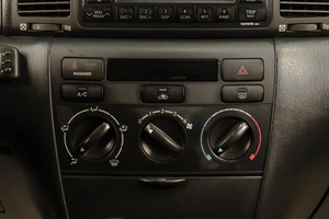 Хетчбэк Toyota Corolla 2005 года, 649000 рублей, Челябинск