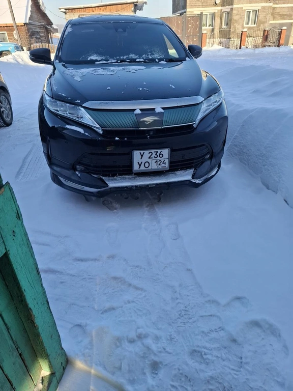 Внедорожник Toyota Harrier 2017 года, 2600000 рублей, Красноярск