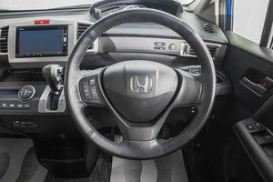 Минивэн Honda Freed 2015 года, 1249000 рублей, Барнаул