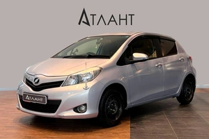 Хетчбэк Toyota Vitz 2013 года, 839000 рублей, Красноярск