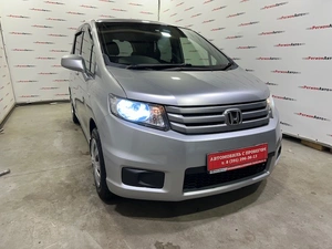 Минивэн Honda Freed 2010 года, 995000 рублей, Красноярск