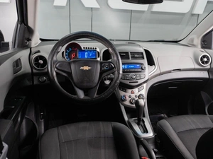Хетчбэк Chevrolet Aveo 2013 года, 869000 рублей, Тюмень