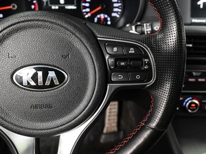 Седан Kia Optima 2017 года, 2385000 рублей, Ставрополь