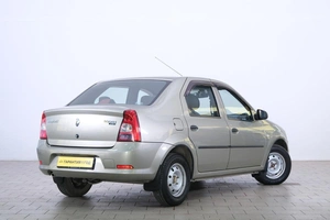 Седан Renault Logan 2011 года, 689000 рублей, Омск