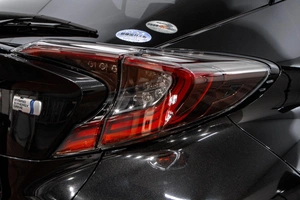 Внедорожник Toyota C-HR 2017 года, 2499000 рублей, Барнаул