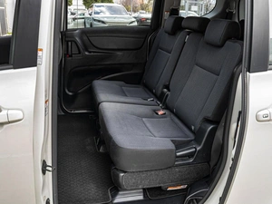 Минивэн Toyota Sienta 2017 года, 1805000 рублей, Краснодар