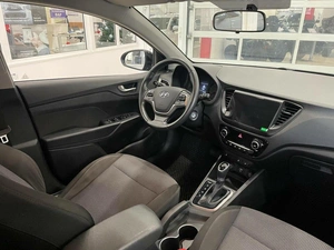 Седан Hyundai Solaris 2020 года, 1495000 рублей, Красноярск