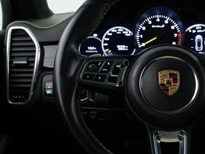 Внедорожник Porsche Cayenne Turbo S 2020 года, 14998888 рублей, Москва