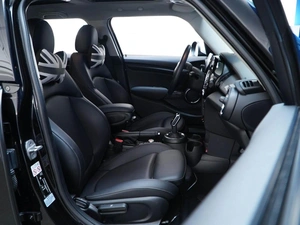 Хетчбэк MINI Cooper 2020 года, 2299077 рублей, Москва