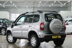 Внедорожник Chevrolet Niva 2014 года, 639000 рублей, Омск