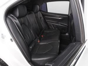 Седан Toyota Camry 2019 года, 2899000 рублей, Красный Пахарь