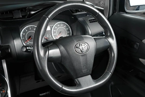 Минивэн Toyota Wish 2010 года, 1259000 рублей, Тюмень