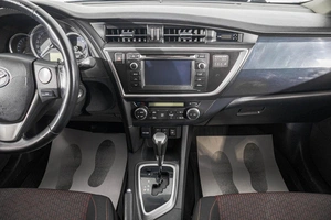 Хетчбэк Toyota Auris 2013 года, 1299000 рублей, Барнаул