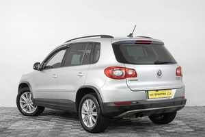 Внедорожник Volkswagen Tiguan 2010 года, 1099000 рублей, Кемерово