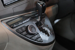 Минивэн Toyota Isis 2010 года, 1039000 рублей, Омск