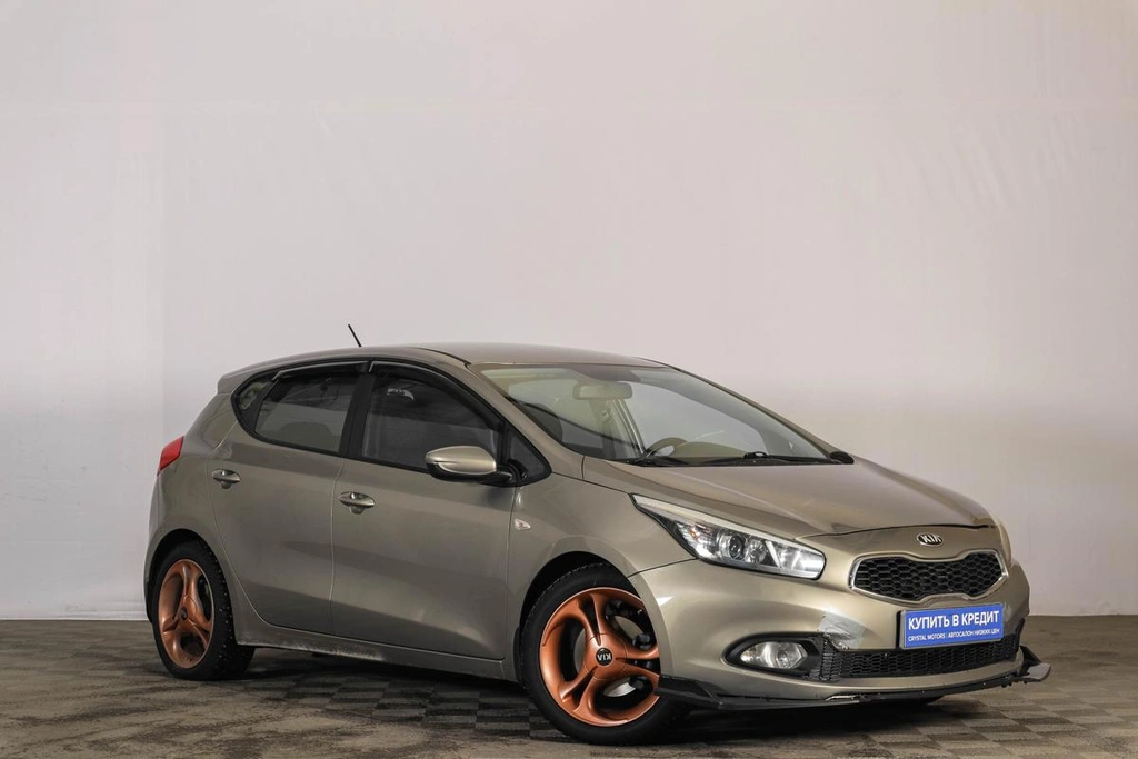 Хетчбэк Kia Ceed 2012 года, 1349000 рублей, Тюмень