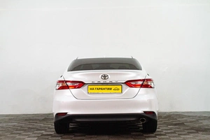 Седан Toyota Camry 2019 года, 3099000 рублей, Сургут