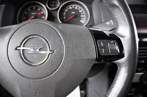 Хетчбэк Opel Astra 2011 года, 759000 рублей, Пермь