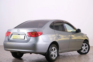 Седан Hyundai Elantra 2010 года, 759000 рублей, Омск
