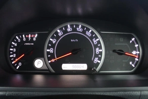 Минивэн Toyota Voxy 2016 года, 2085000 рублей, Красноярск