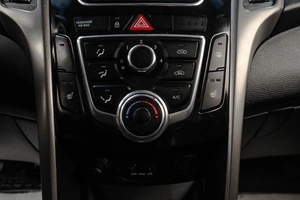 Хетчбэк Hyundai i30 2016 года, 1289000 рублей, Челябинск