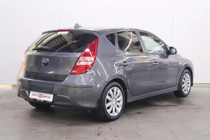 Хэтчбек Hyundai i30 2010 года, 750000 рублей, Брянск