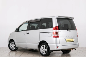 Минивэн Toyota Noah 2003 года, 799000 рублей, Красноярск