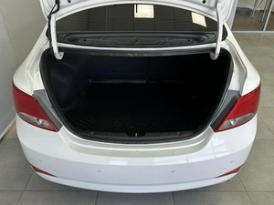 Седан Hyundai Solaris 2015 года, 945000 рублей, Красноярск
