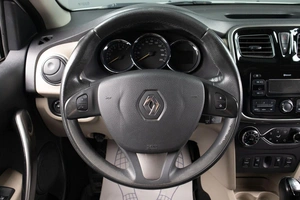 Седан Renault Logan 2017 года, 819000 рублей, Оренбург
