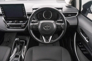 Универсал Toyota Corolla 2019 года, 1890000 рублей, Красноярск