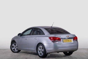 Седан Chevrolet Cruze 2010 года, 969000 рублей, Томск