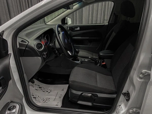 Хетчбэк Ford Focus 2011 года, 670000 рублей, Красноярск