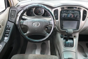 Внедорожник Toyota Highlander 2002 года, 989000 рублей, Омск