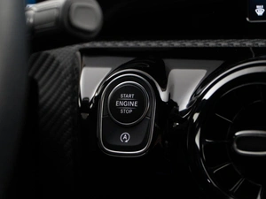 Хетчбэк Mercedes-benz A-класс 2019 года, 2457077 рублей, Москва