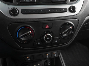 Седан Hyundai Solaris 2017 года, 999000 рублей, Тюмень