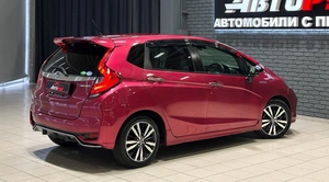 Хетчбэк Honda Fit 2017 года, 1217000 рублей, Красноярск