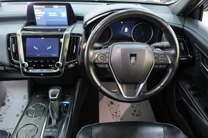 Седан Toyota Crown 2019 года, 3889000 рублей, Омск