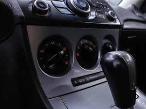 Седан Mazda 3 2011 года, 845000 рублей, Красноярск