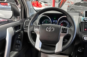 Внедорожник Toyota Land Cruiser Prado 2016 года, 3967000 рублей, Красноярск