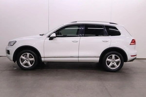 Внедорожник Volkswagen Touareg 2012 года, 2200000 рублей, Брянск